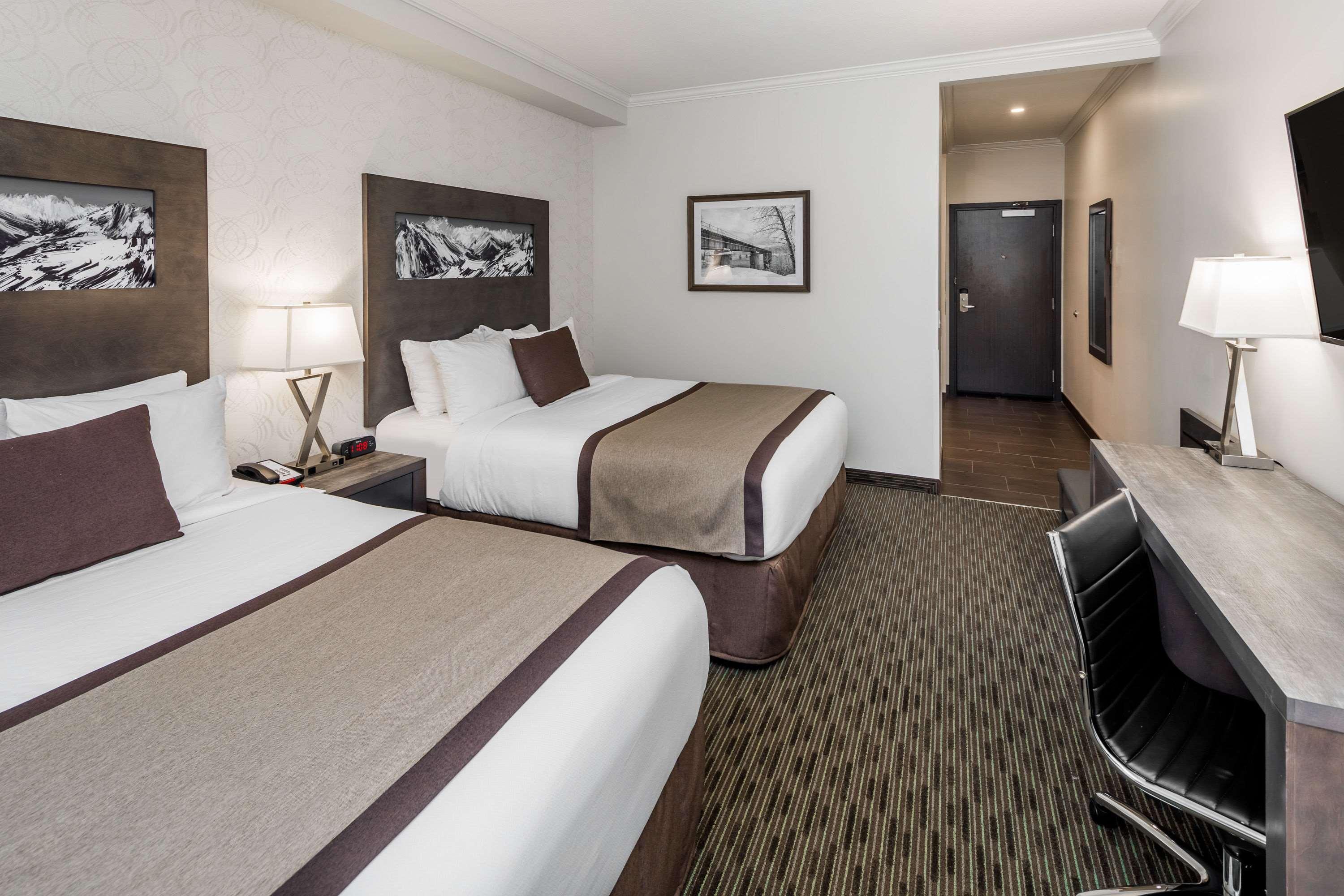 Ramada by Wyndham Revelstoke Hotel Eksteriør billede