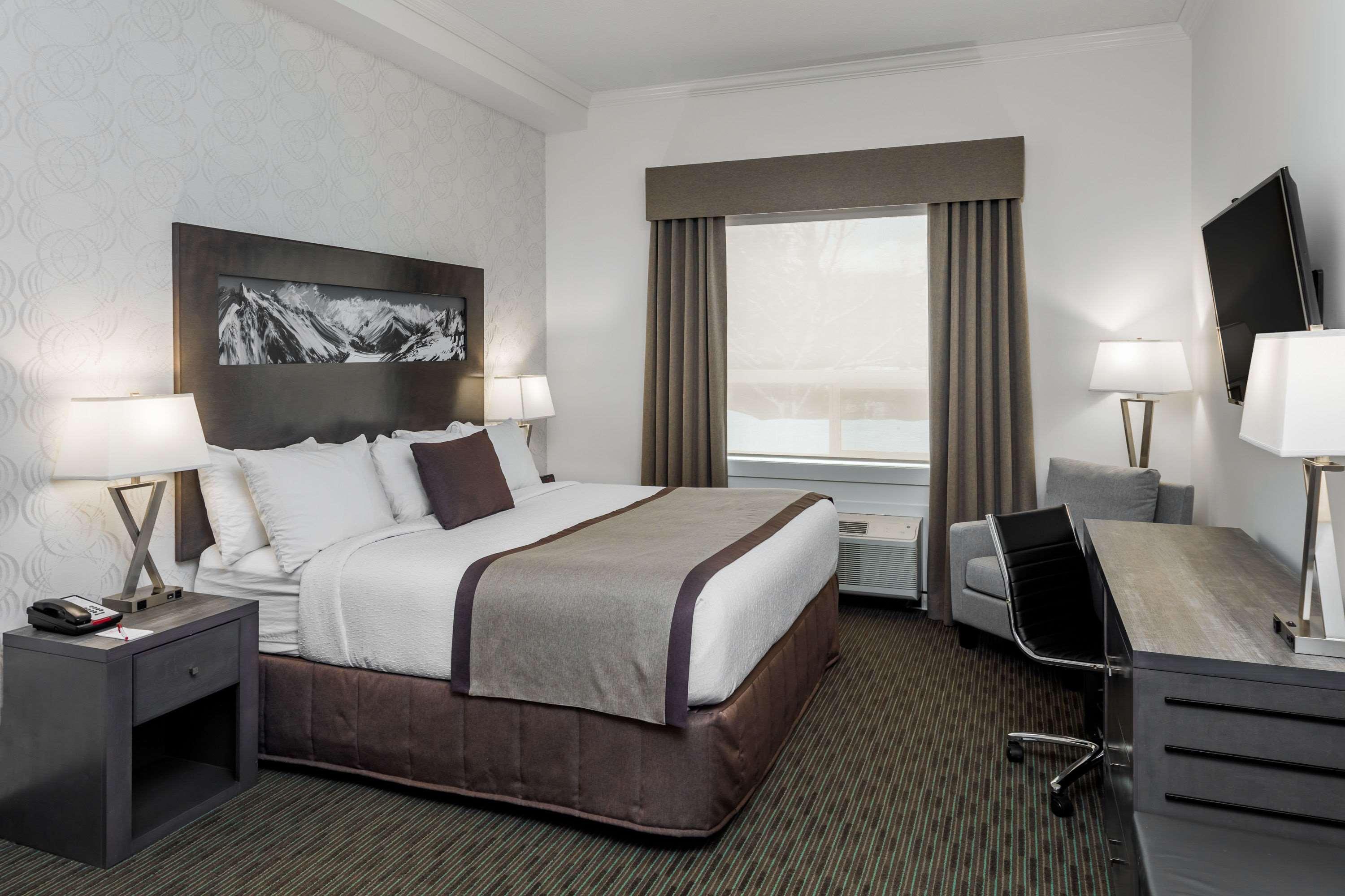 Ramada by Wyndham Revelstoke Hotel Eksteriør billede
