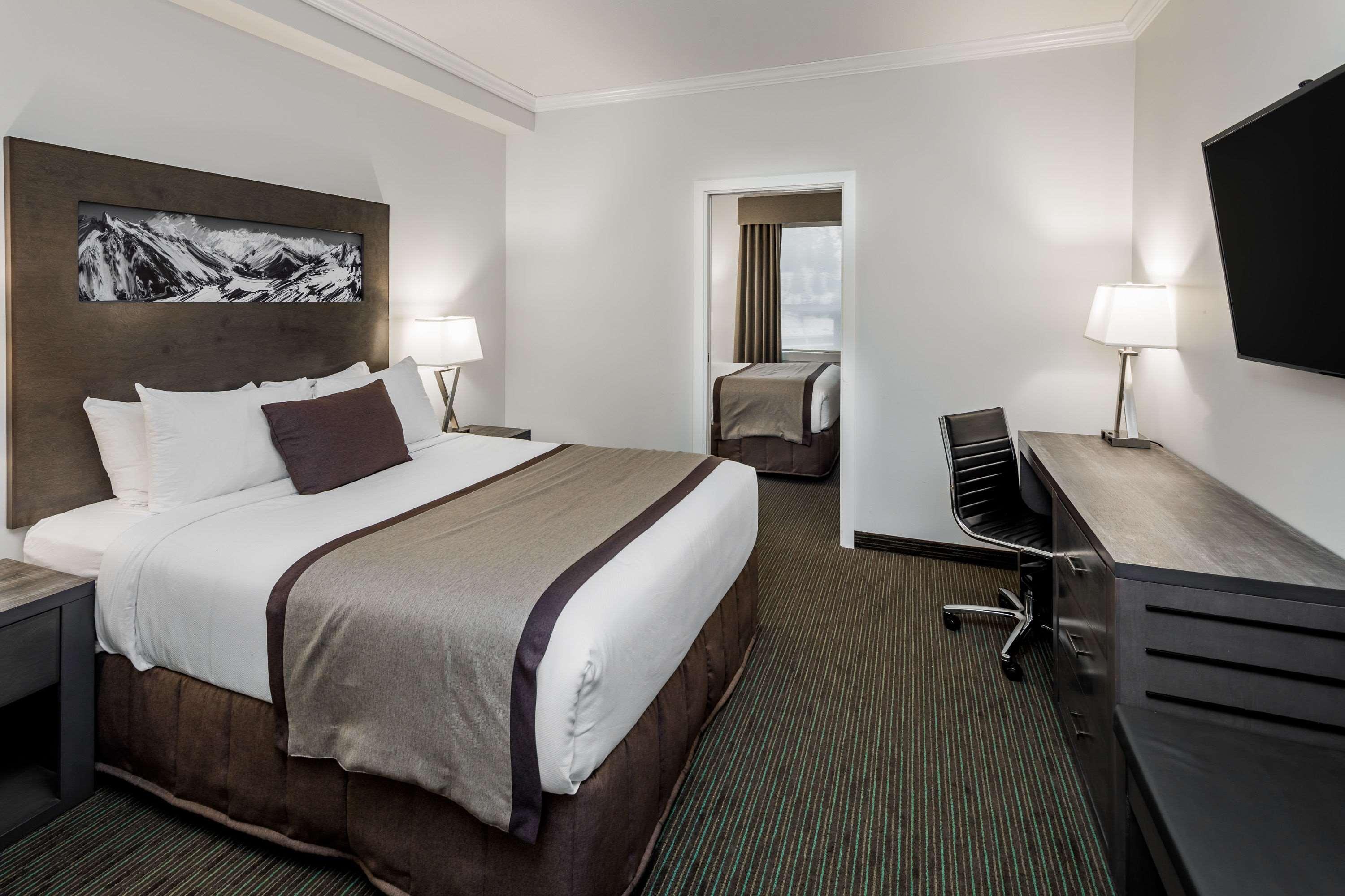 Ramada by Wyndham Revelstoke Hotel Eksteriør billede