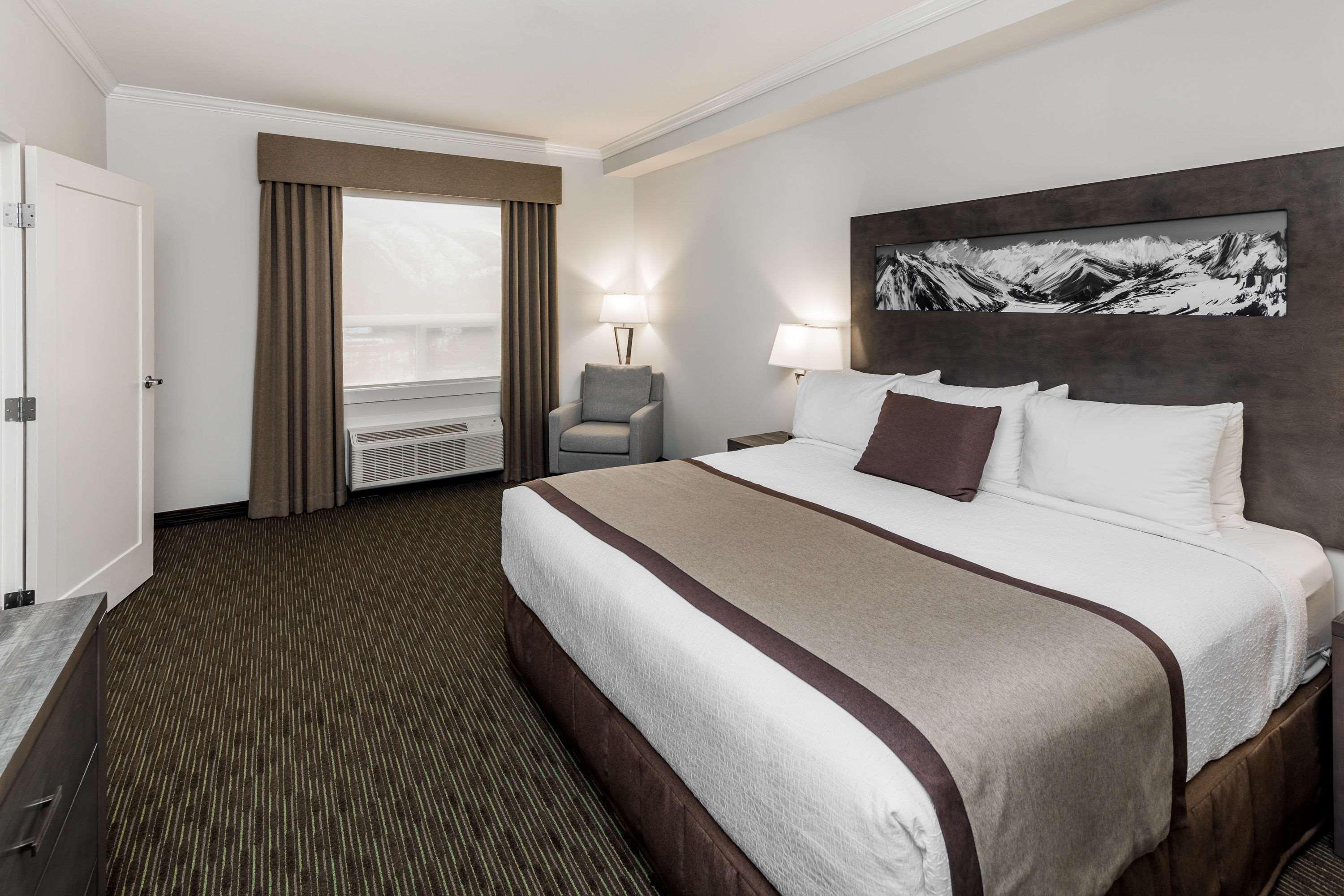 Ramada by Wyndham Revelstoke Hotel Eksteriør billede