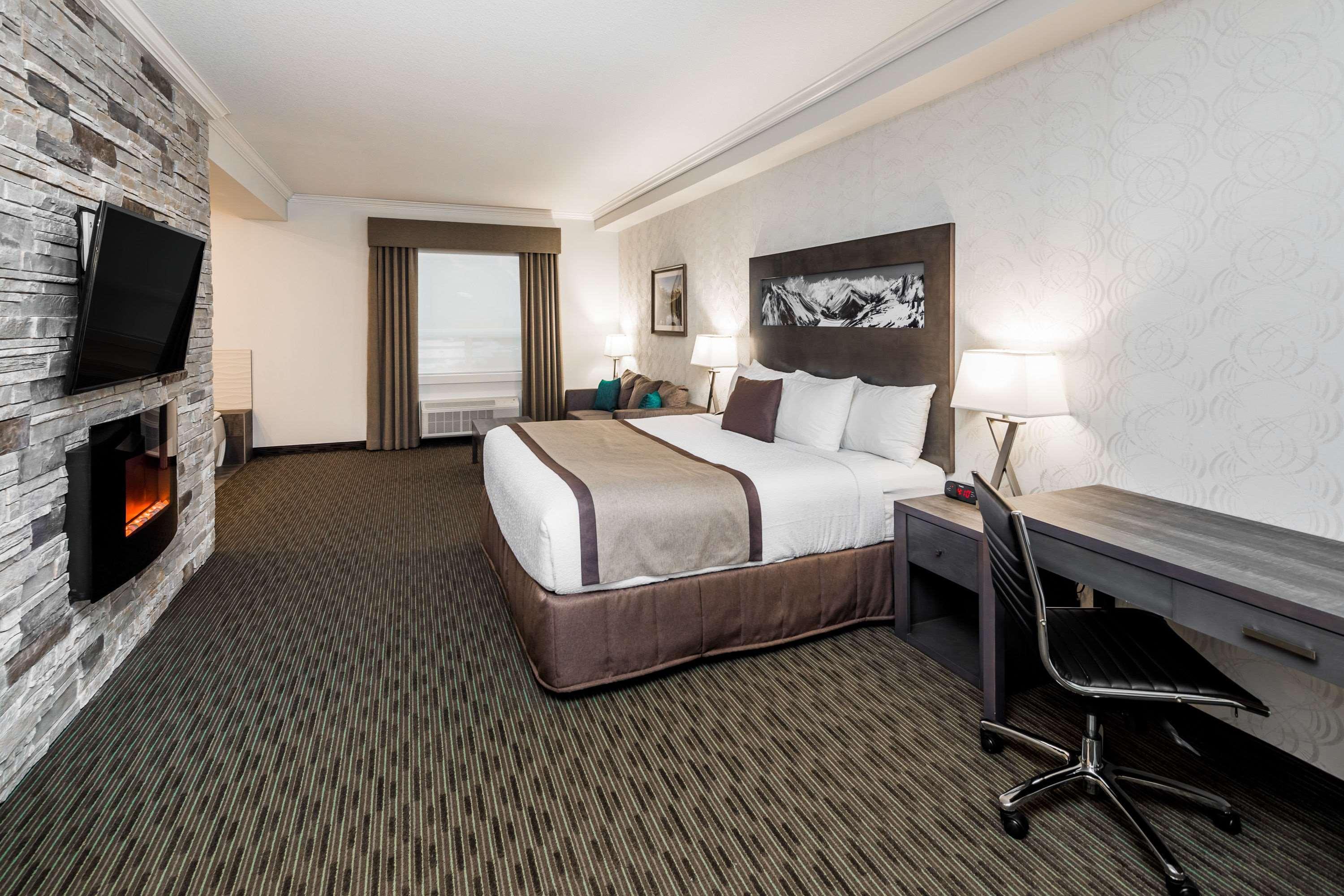 Ramada by Wyndham Revelstoke Hotel Eksteriør billede