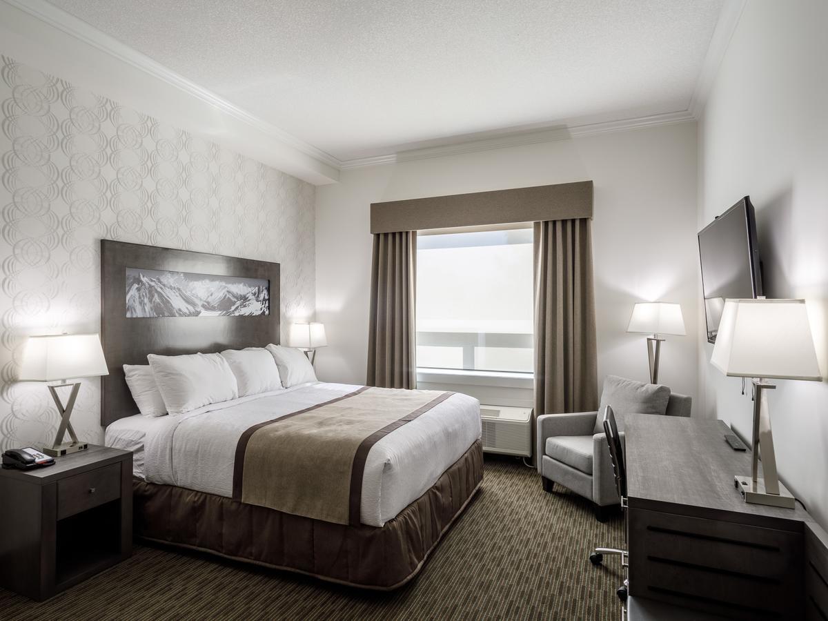 Ramada by Wyndham Revelstoke Hotel Eksteriør billede