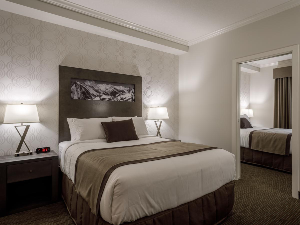 Ramada by Wyndham Revelstoke Hotel Eksteriør billede
