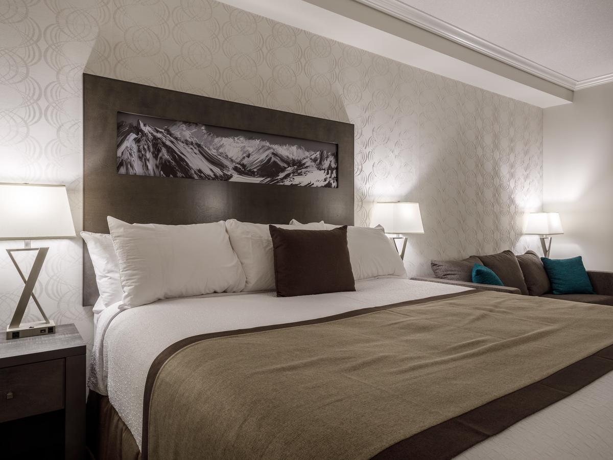 Ramada by Wyndham Revelstoke Hotel Eksteriør billede