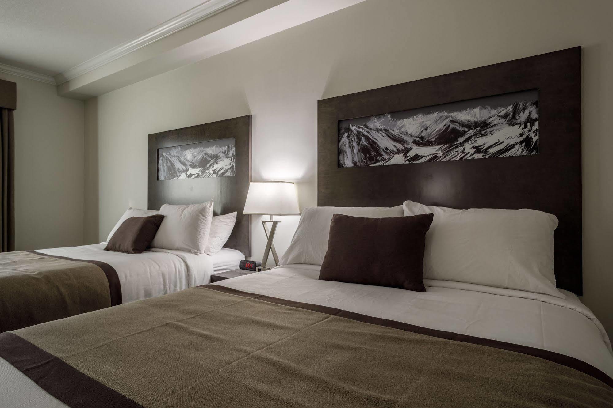 Ramada by Wyndham Revelstoke Hotel Eksteriør billede