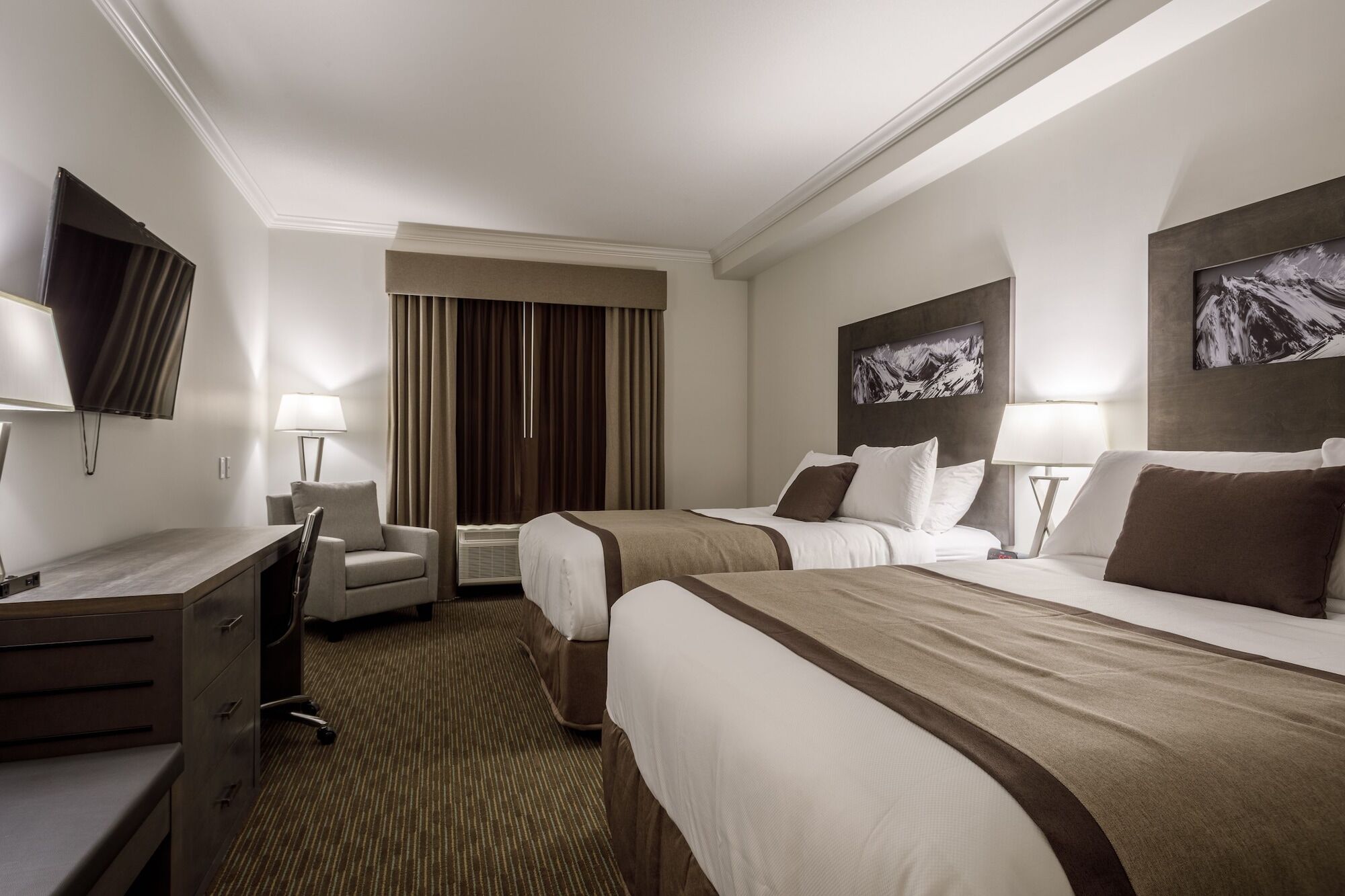 Ramada by Wyndham Revelstoke Hotel Eksteriør billede